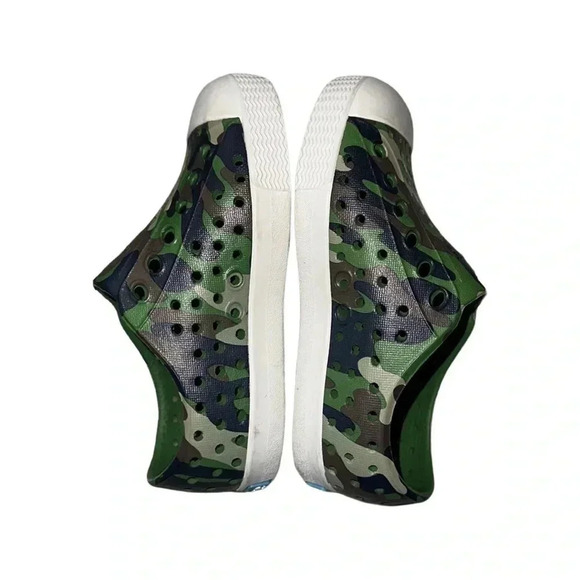 Native Green Camo Toddler Shoes Size 6 - Picture 2 of 5
